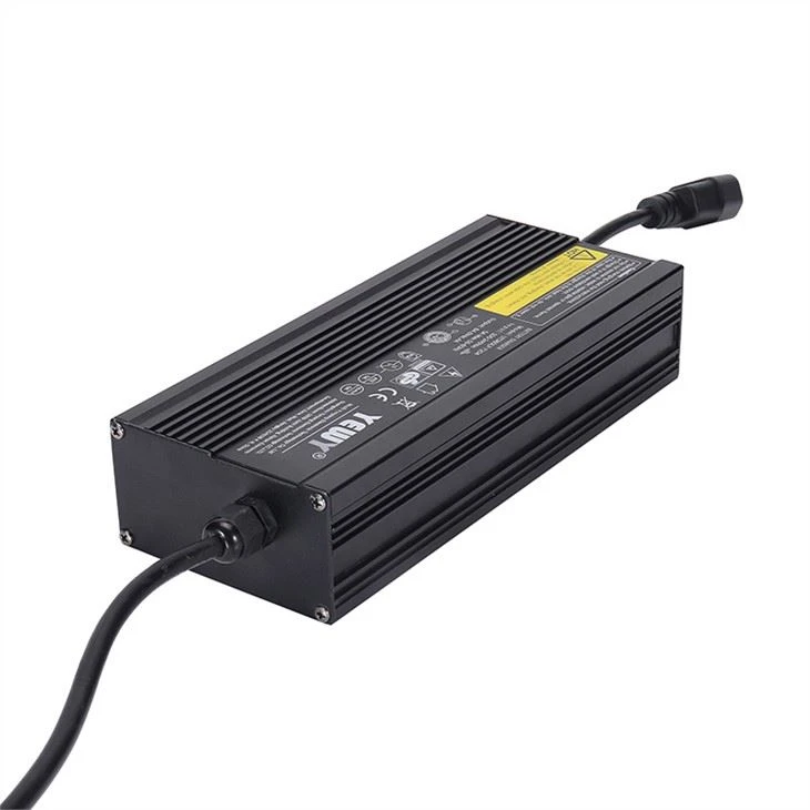 12,8V Lifepo4 akkumulátortöltő